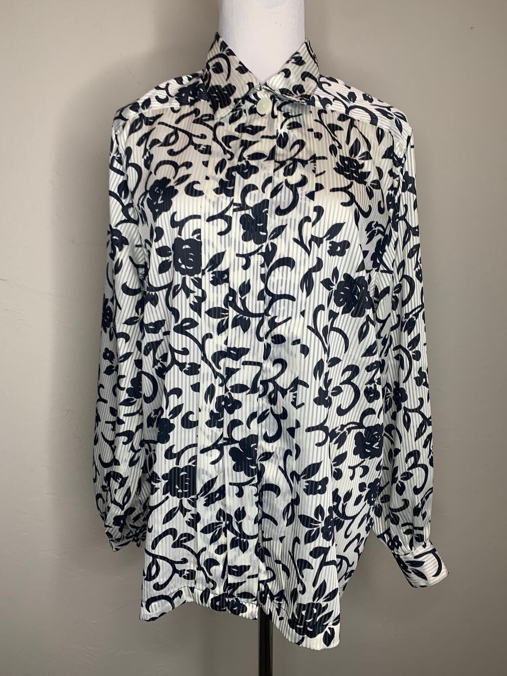 Black White Button Front Blouse Sz Medium Floral Print Sheer